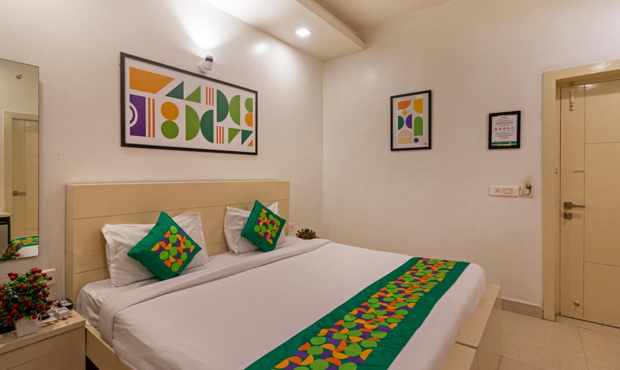 Treebo Empire Red Carpet, Near Taj Mahal Hotel Agra  Exterior photo